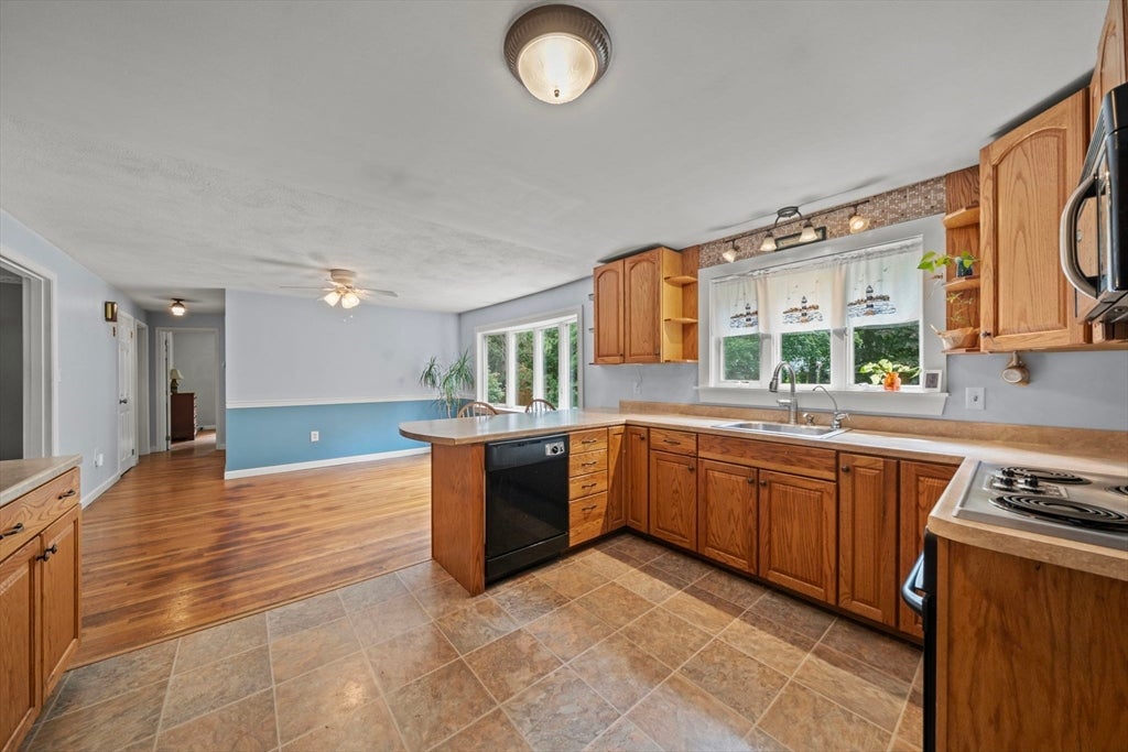30 Alan Rd, Hamilton, MA, 30 Alan Rd, Hamilton, MA Photo #7