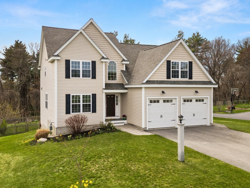 Photo: 12 Poplar Hill Cir, Merrimac, MA