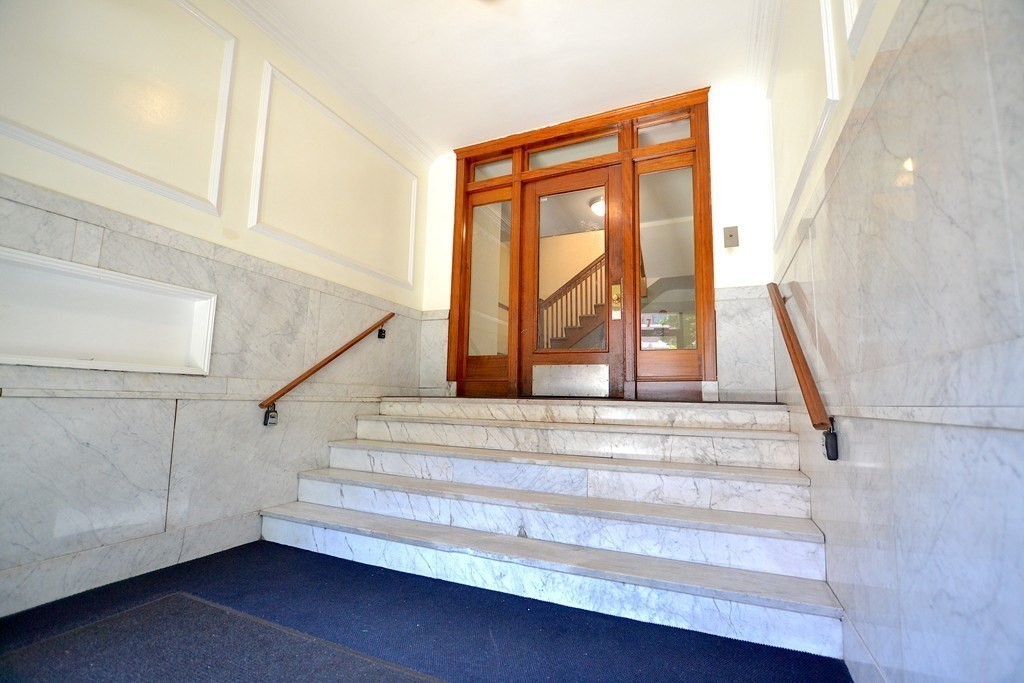7 Lothian Rd 8