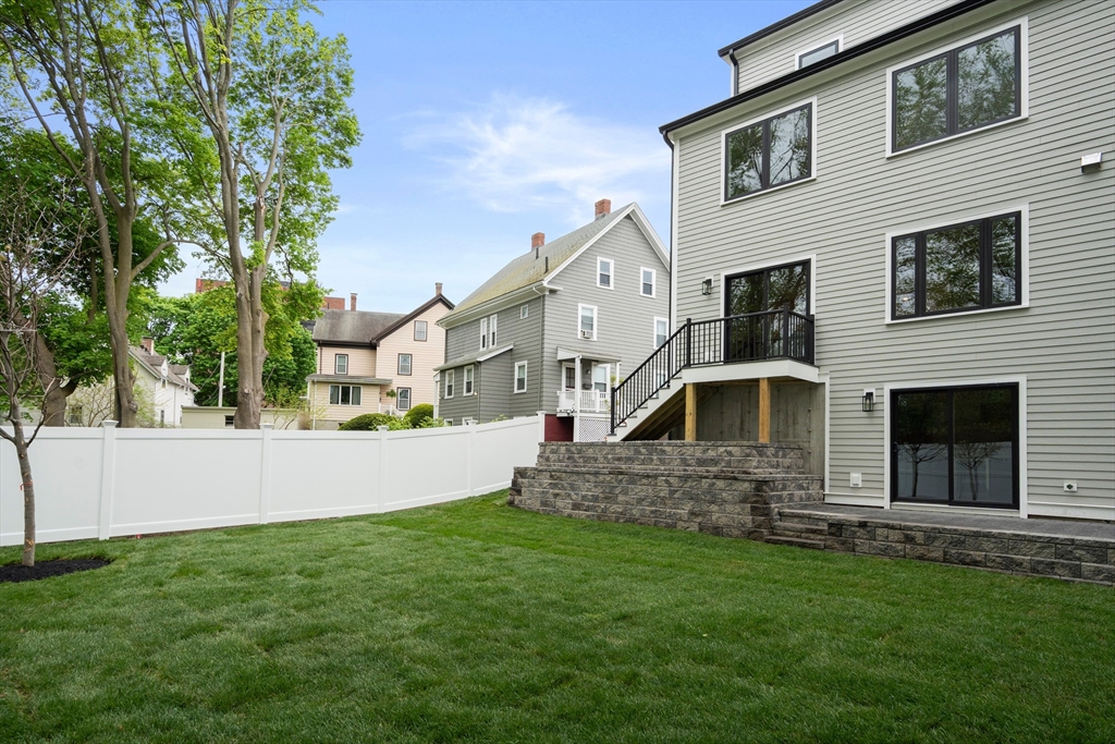 71 Mystic St, Arlington, MA Photo #16