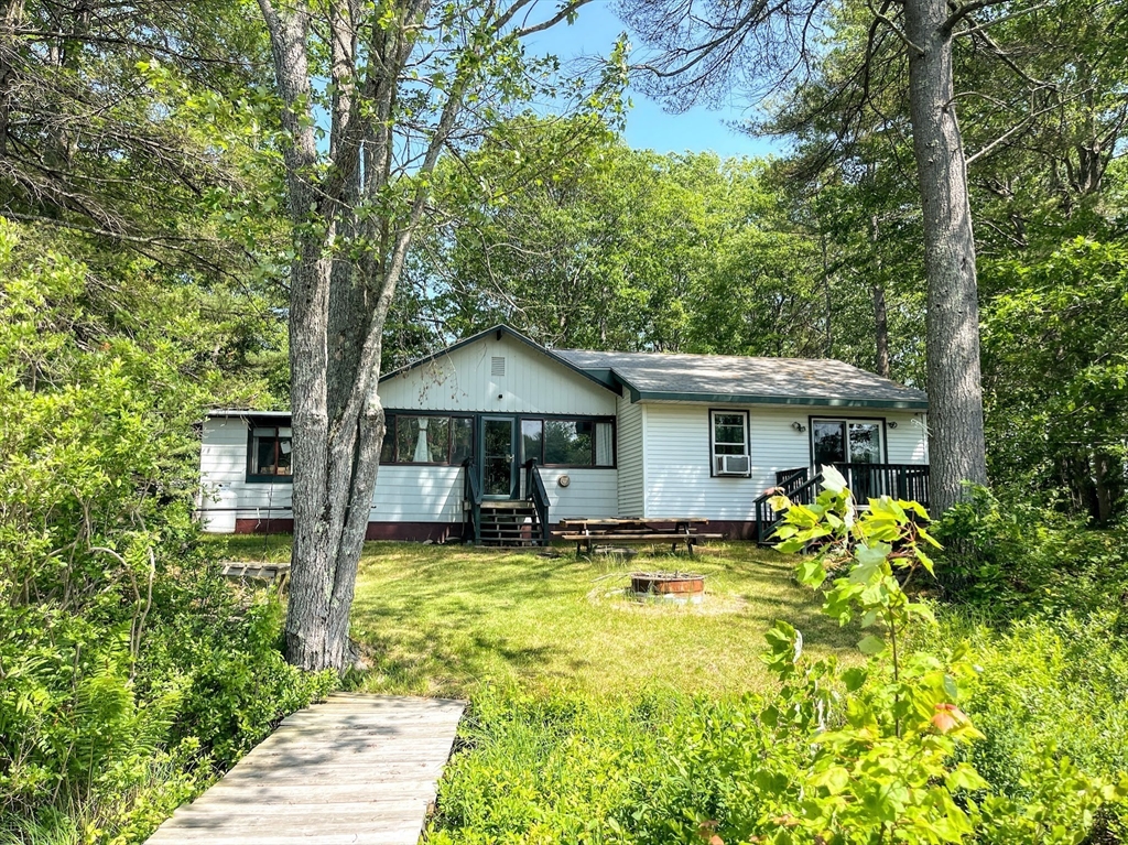 5 Maguire Rd