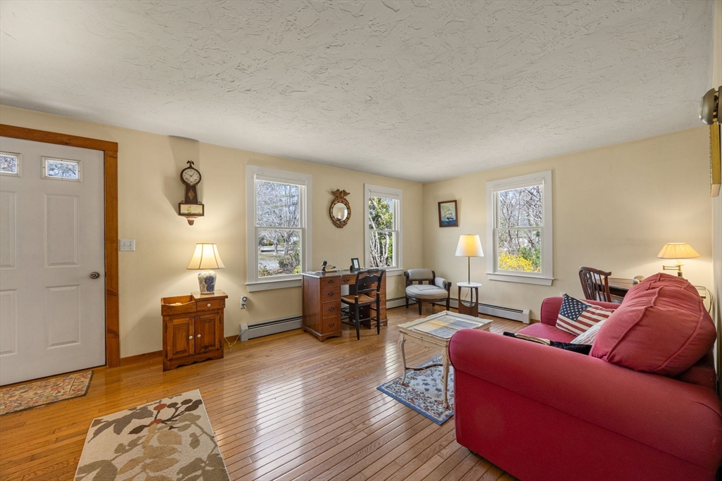 28 Buckingham Dr
