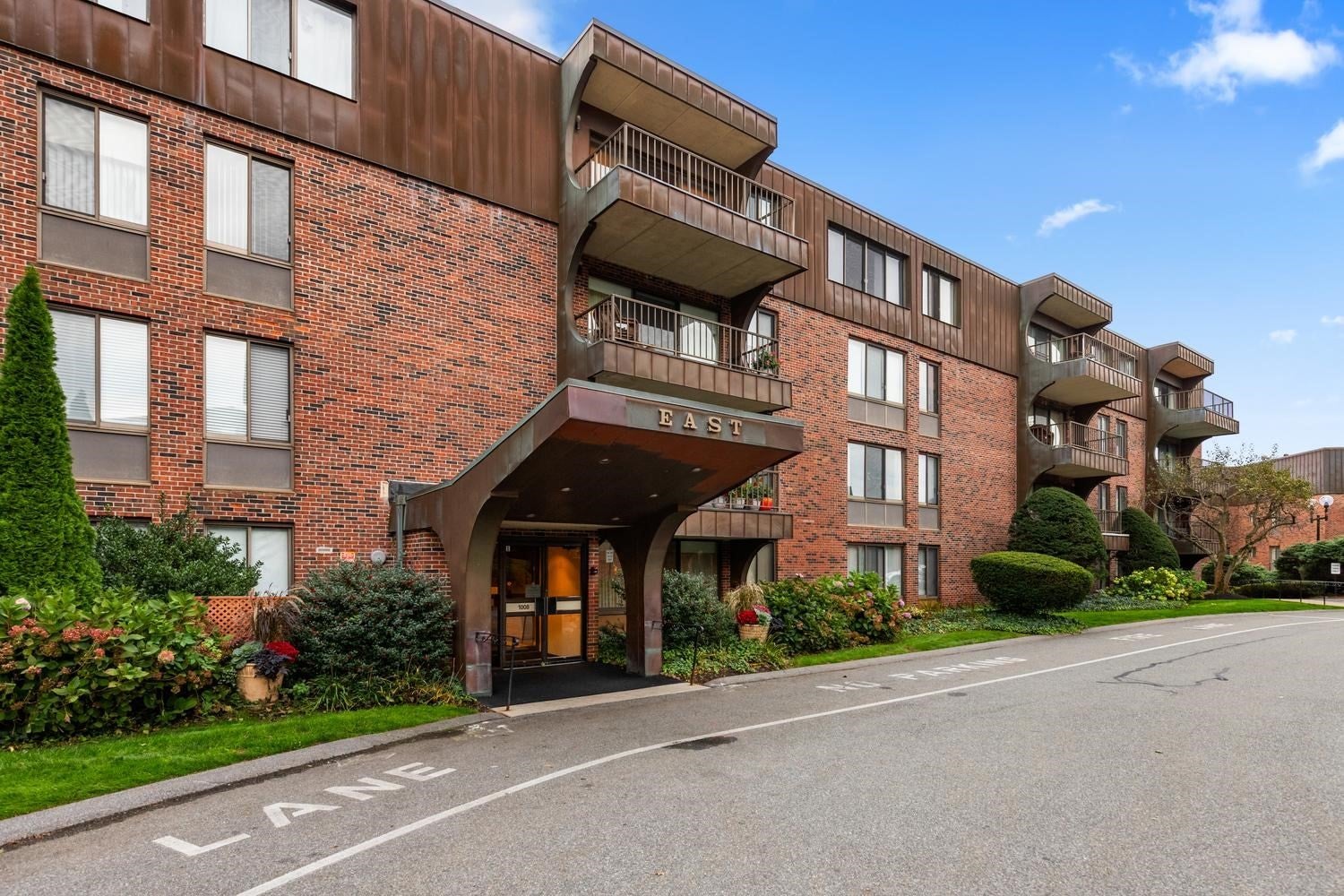 1008 Paradise Road 2J