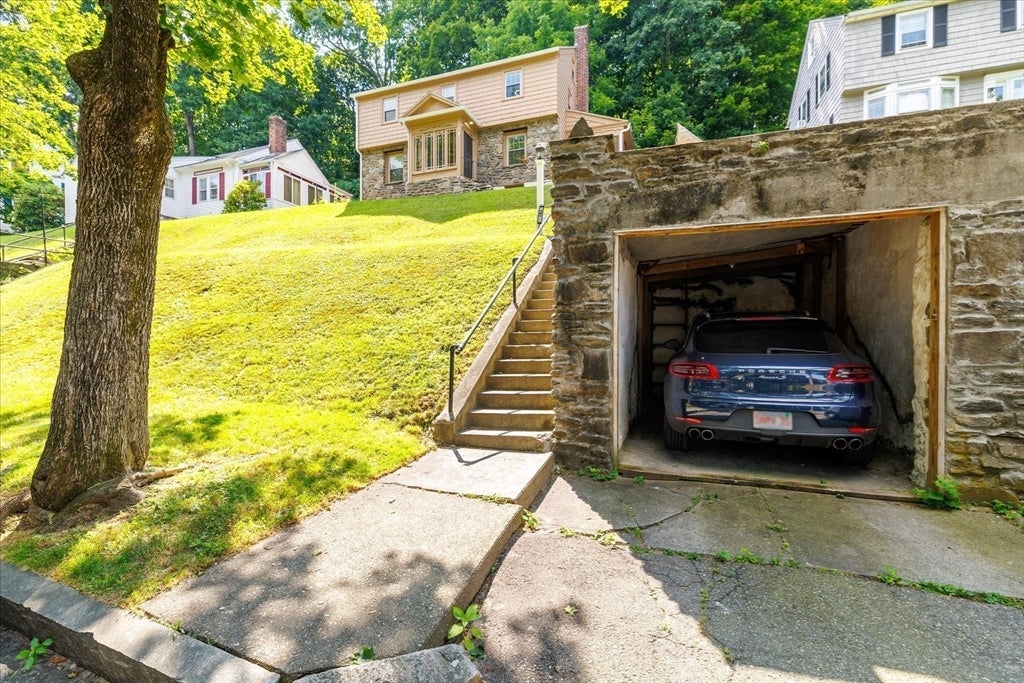 30 Saint Elmo Rd, Worcester, MA, 30 Saint Elmo Rd, Worcester, MA Photo #2