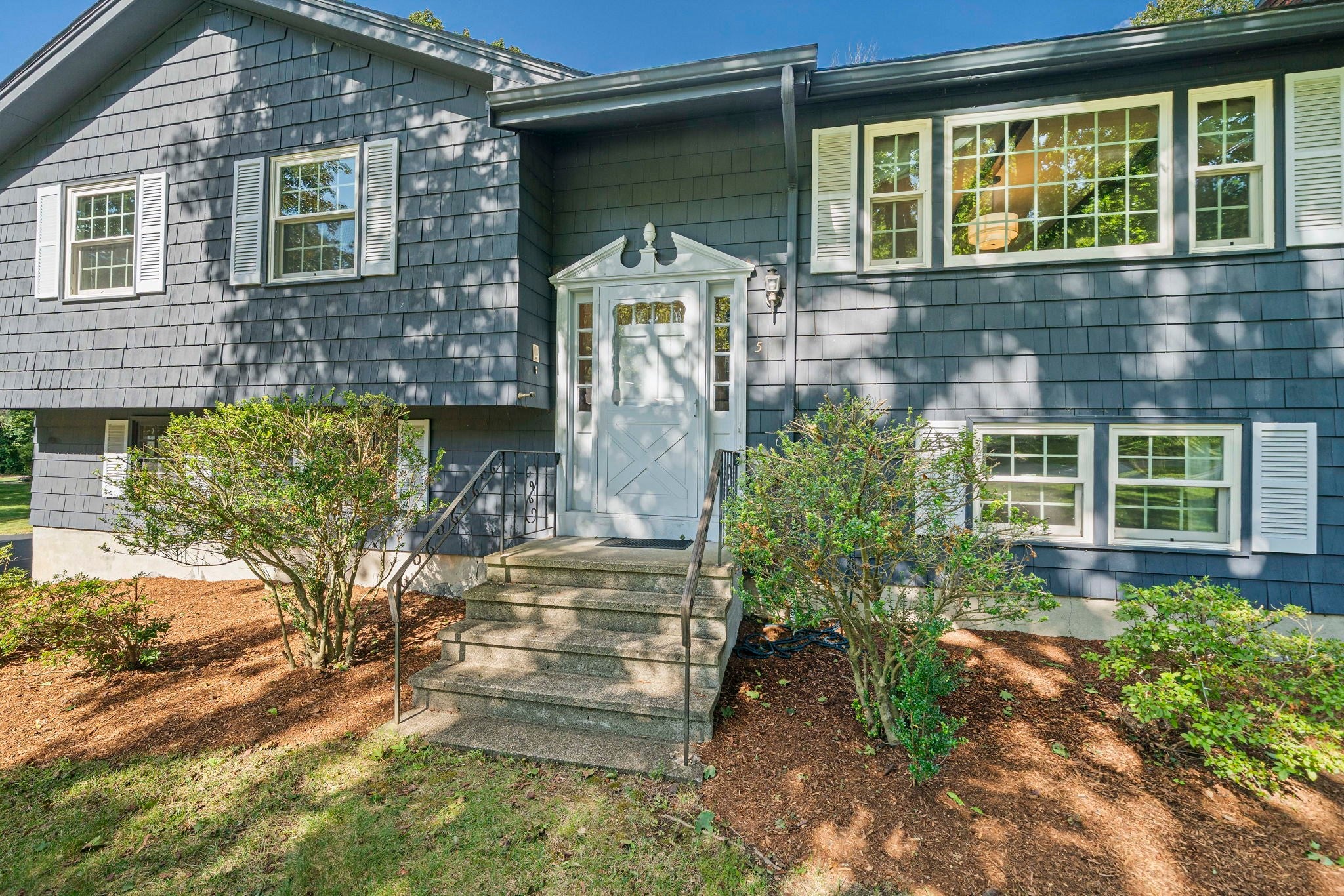 5 Cowdrey Ln, Acton, MA Photo #2
