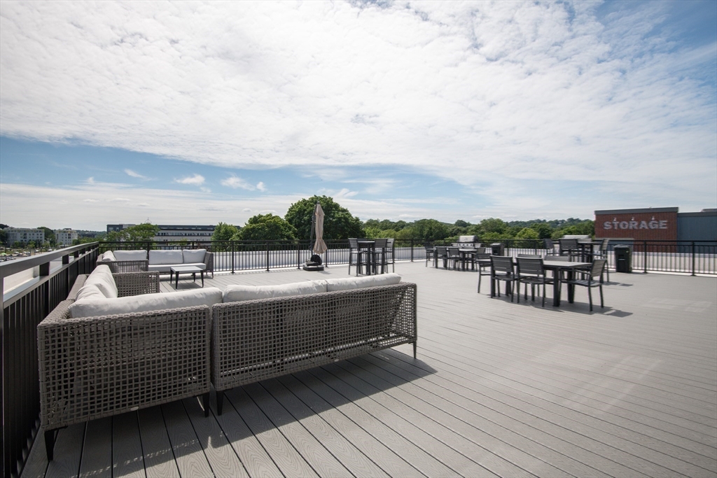 Boston, Massachusetts 02130, United States, 3 Bedrooms Bedrooms, ,2 BathroomsBathrooms,Residential,Active,166128