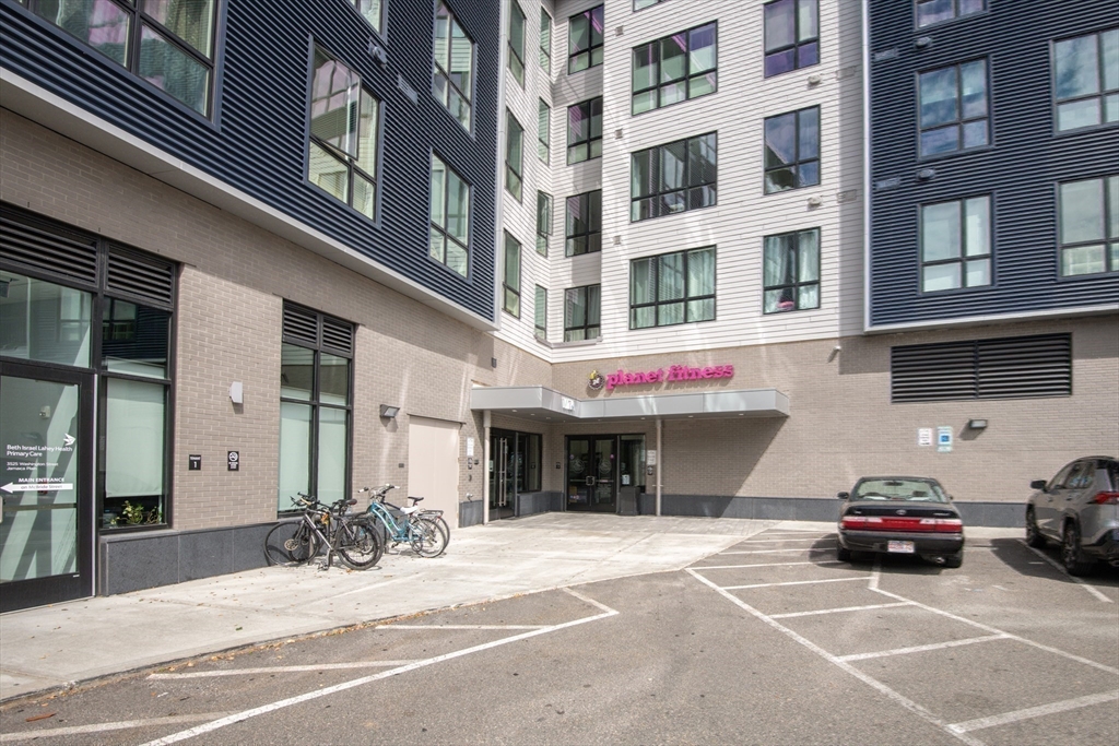 Boston, Massachusetts 02130, United States, 3 Bedrooms Bedrooms, ,2 BathroomsBathrooms,Residential,Active,166128