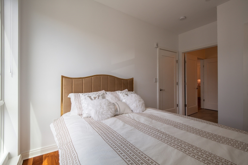 Boston, Massachusetts 02130, United States, 3 Bedrooms Bedrooms, ,2 BathroomsBathrooms,Residential,Active,166128