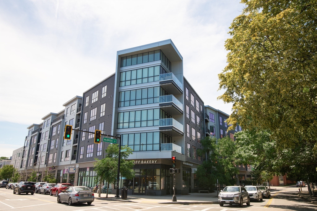 Boston, Massachusetts 02130, United States, 3 Bedrooms Bedrooms, ,2 BathroomsBathrooms,Residential,Active,166128