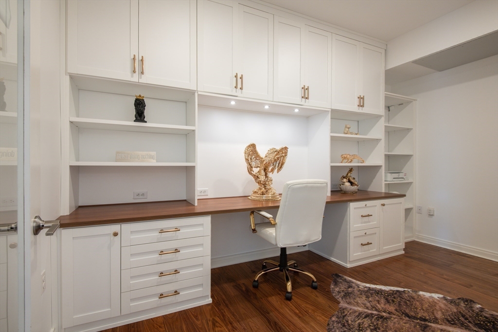 Boston, Massachusetts 02130, United States, 3 Bedrooms Bedrooms, ,2 BathroomsBathrooms,Residential,Active,166128