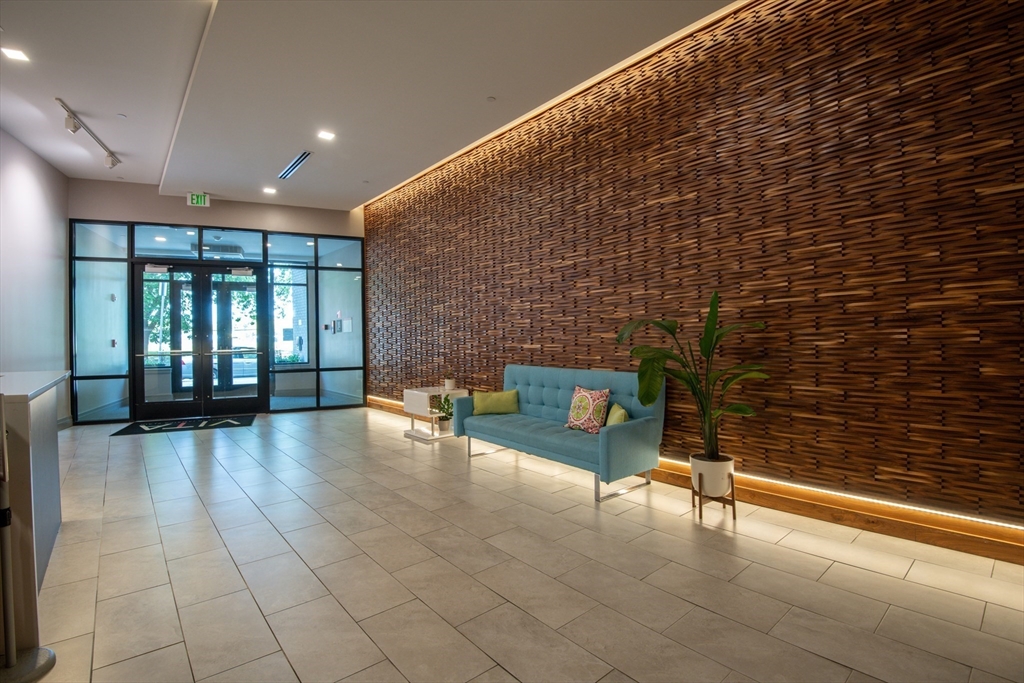 Boston, Massachusetts 02130, United States, 3 Bedrooms Bedrooms, ,2 BathroomsBathrooms,Residential,Active,166128