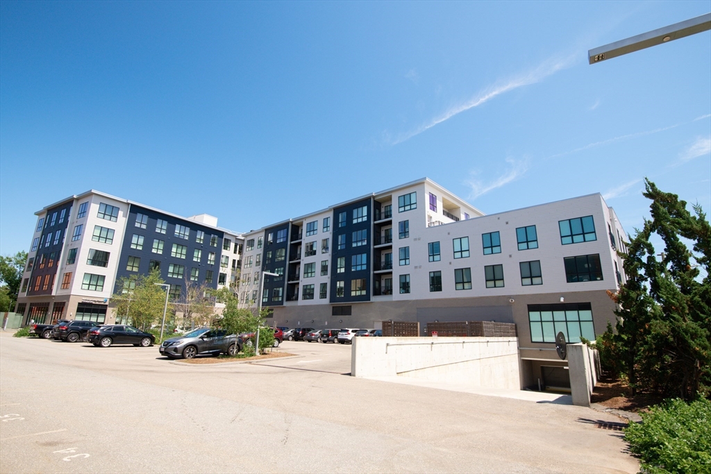 Boston, Massachusetts 02130, United States, 3 Bedrooms Bedrooms, ,2 BathroomsBathrooms,Residential,Active,166128