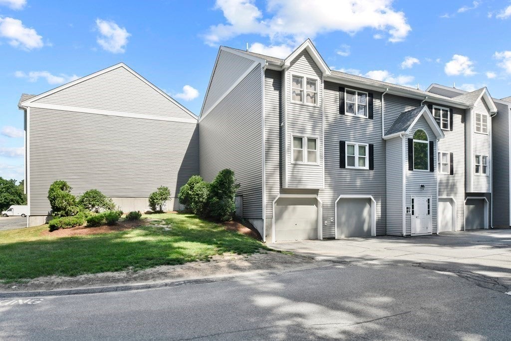 74 Tennis Plaza Road #38, Dracut, MA Photo #2