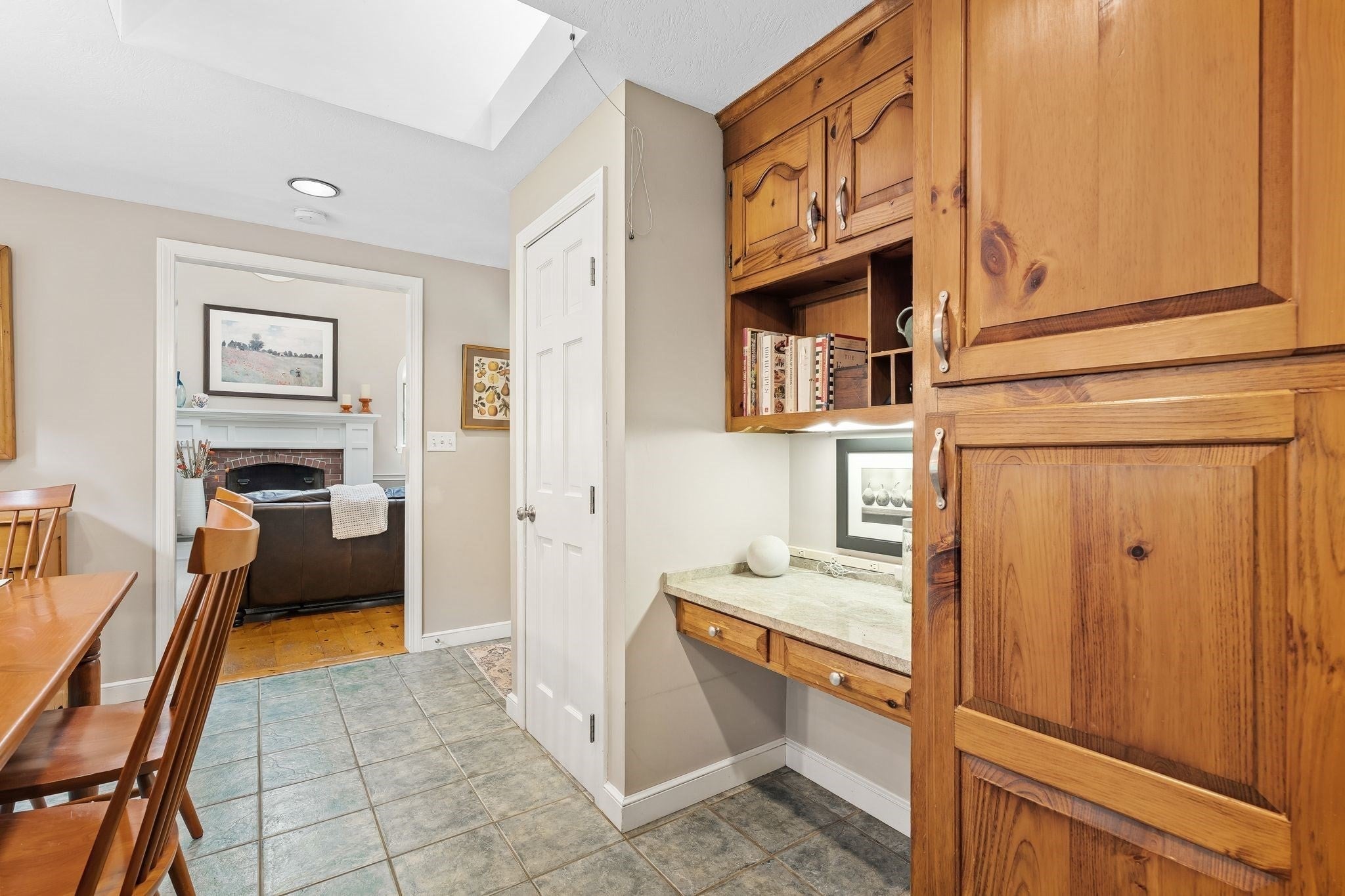 28 Lady Slipper Cir, Pembroke, MA Photo #13