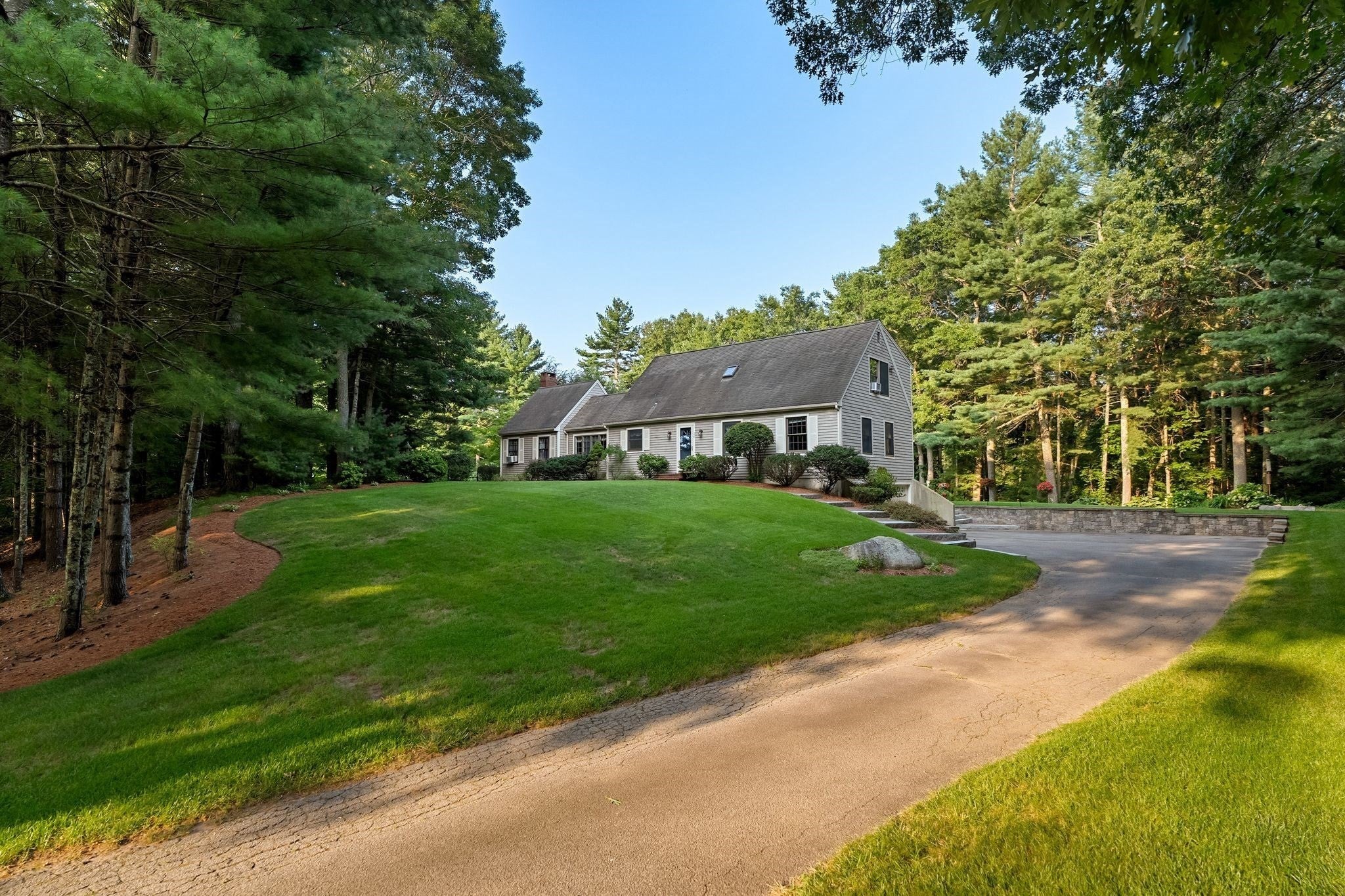28 Lady Slipper Cir, Pembroke, MA Photo #1