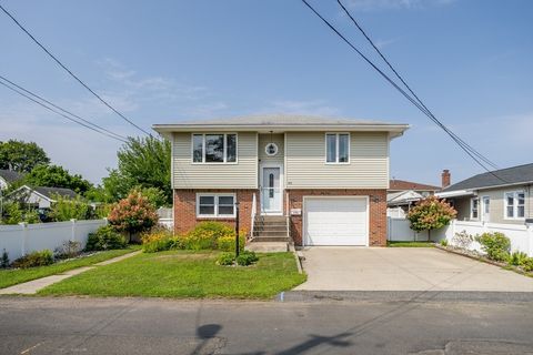 65 Pine St Ludlow MA 01056