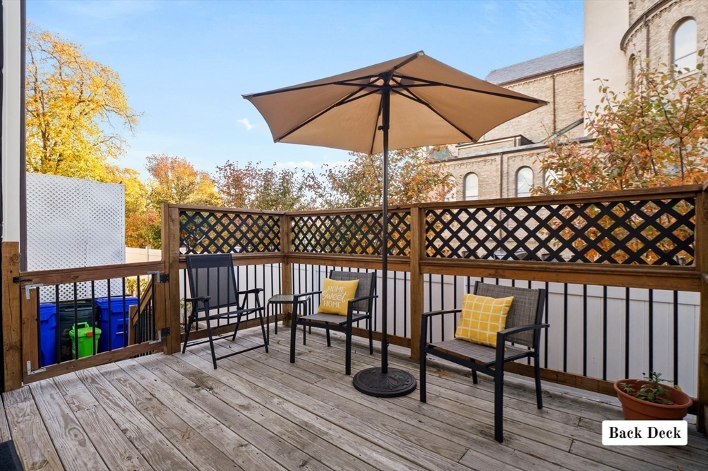 Boston, Massachusetts 02128, United States, 3 Bedrooms Bedrooms, ,3 BathroomsBathrooms,Residential,Active,232914