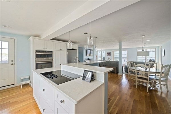 Photo of 131 Glades Rd, Scituate, MA