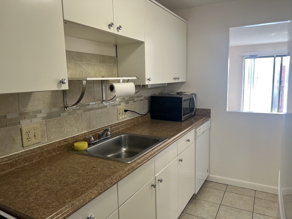 800 Governor's Drive 36