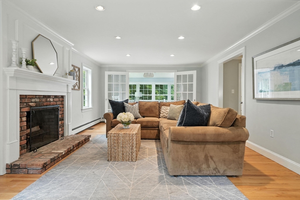 204 Riverside Dr