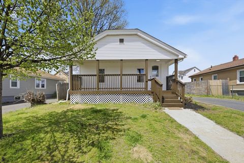 Photo of 20 Conklin St, Springfield, MA 01109 (MLS # 73506069)