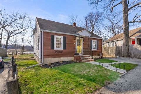 94 Clinton Rd Weymouth MA 02189