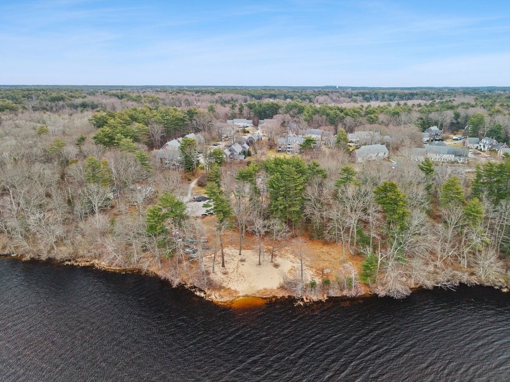 561 Twin Lakes Dr 561