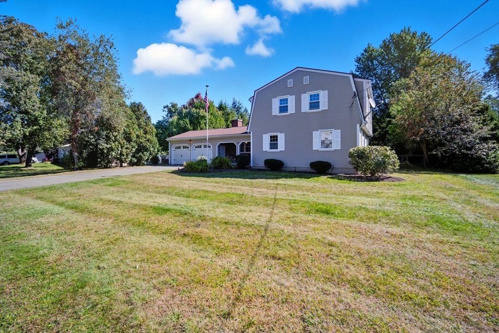 Wilbraham, Massachusetts 01095, United States, 4 Bedrooms Bedrooms, ,2 BathroomsBathrooms,Residential,Active,215624