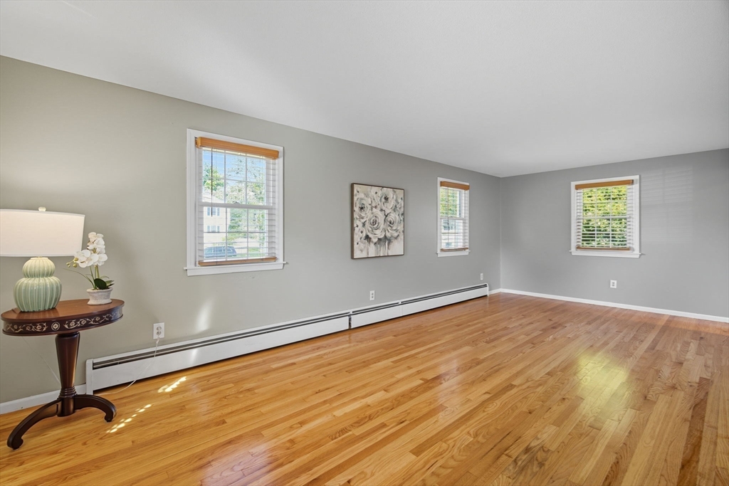 Wilbraham, Massachusetts 01095, United States, 4 Bedrooms Bedrooms, ,2 BathroomsBathrooms,Residential,Active,215624