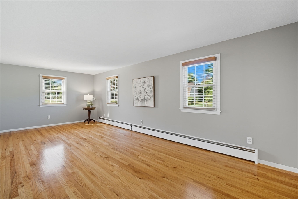 Wilbraham, Massachusetts 01095, United States, 4 Bedrooms Bedrooms, ,2 BathroomsBathrooms,Residential,Active,215624