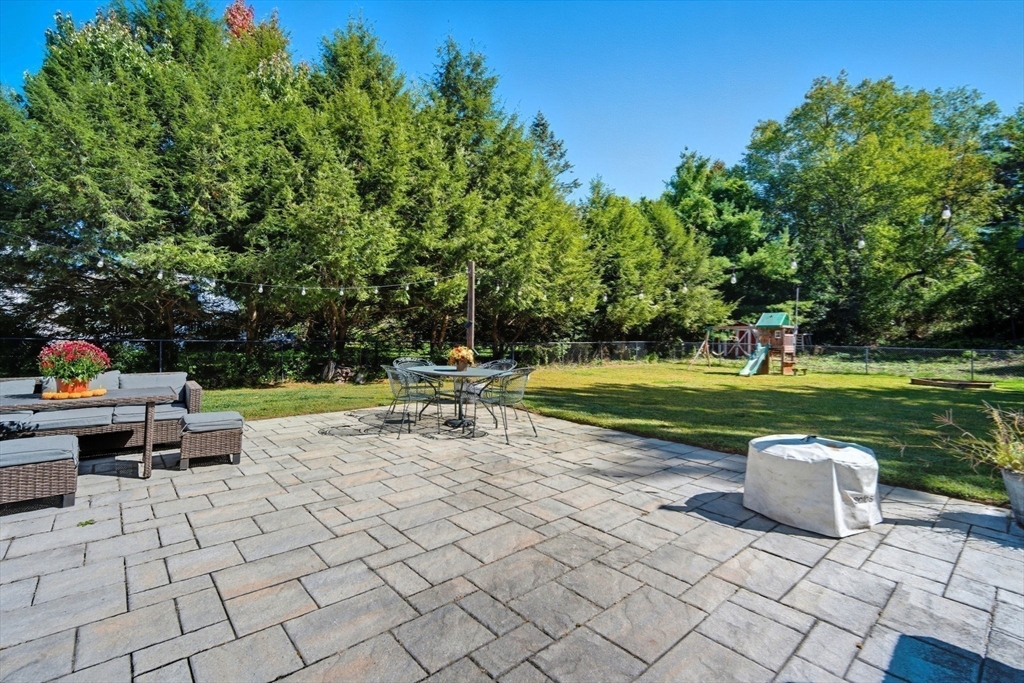 Wilbraham, Massachusetts 01095, United States, 4 Bedrooms Bedrooms, ,2 BathroomsBathrooms,Residential,Active,215624