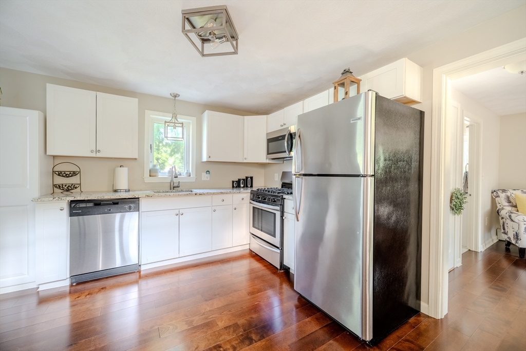 28 Coffin Ave