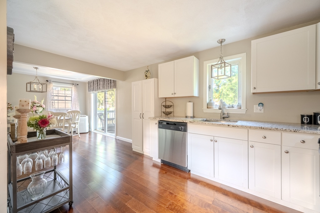 28 Coffin Ave