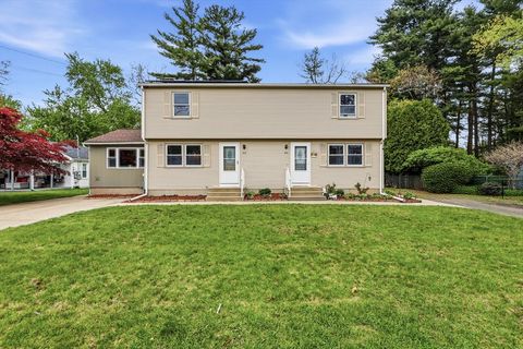 Photo of 282-284 Parkerview St, Springfield, MA 01129 (MLS # 73522437)