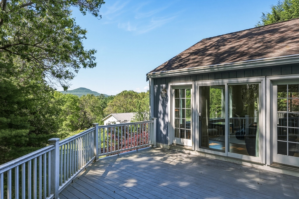 10 Cortland Dr