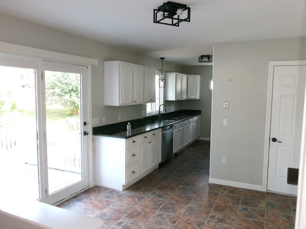 71 Eddywood St, Springfield, MA, 71 Eddywood St, Springfield, MA Photo #10