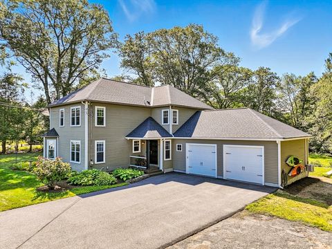 62 Ashland Holliston MA 01746