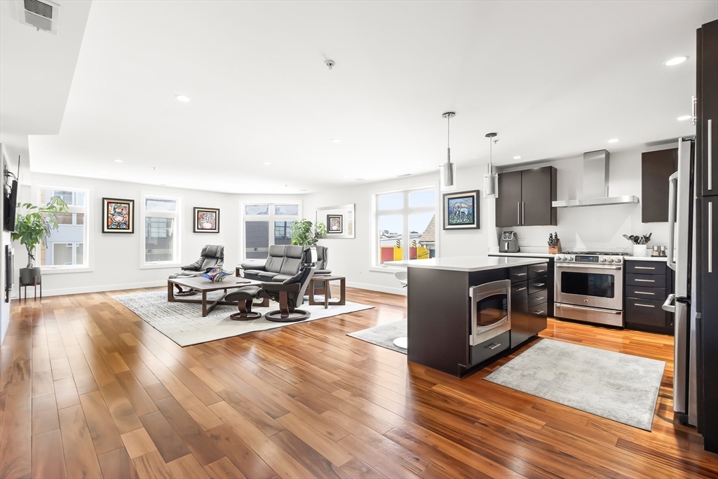 112 W 9th 2