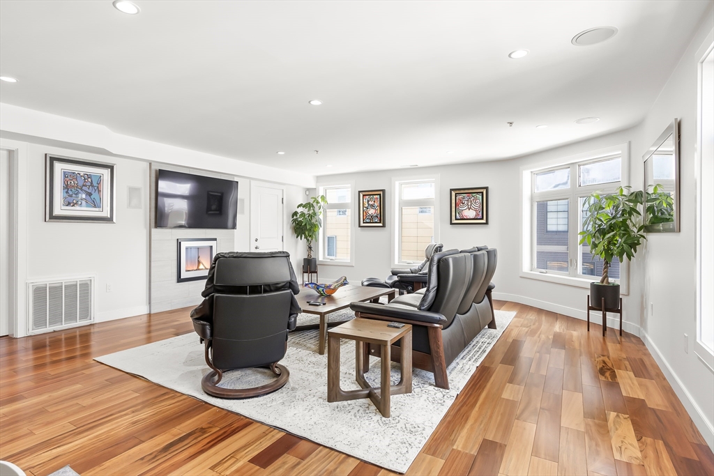 112 W 9th 2