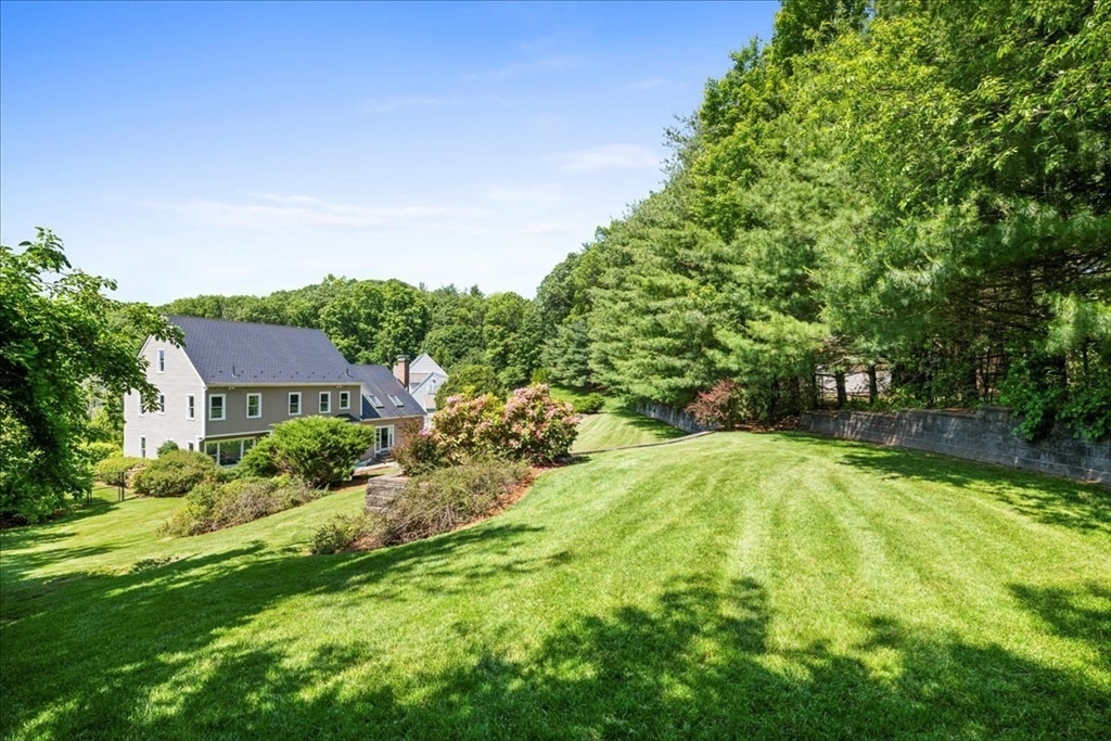 14 Vanessa Dr