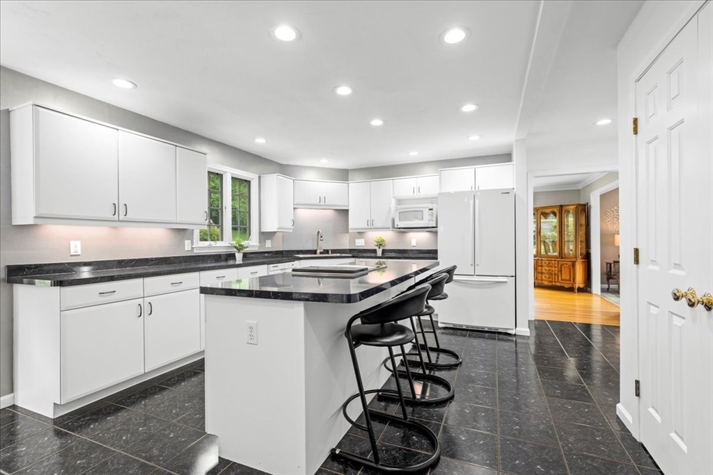 14 Vanessa Dr
