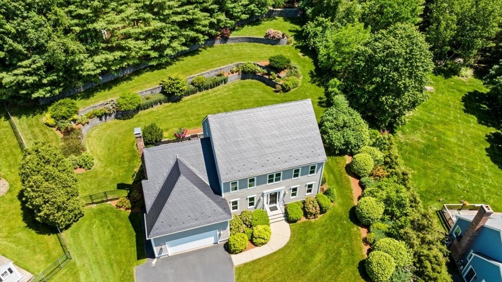14 Vanessa Dr