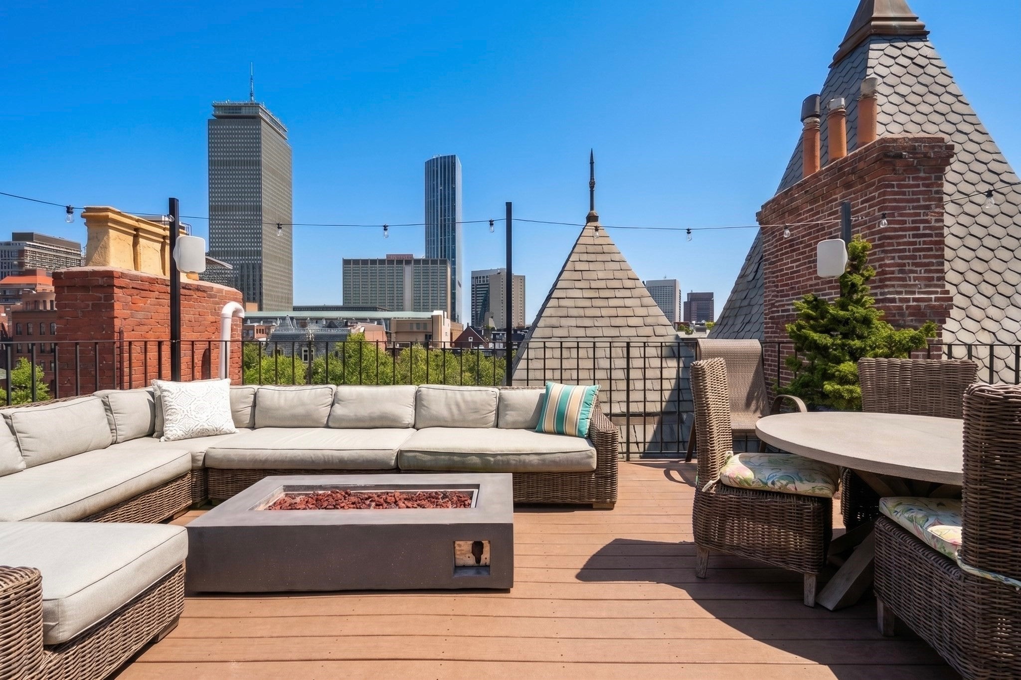 Photo of 321 Commonwealth Ave, Boston, MA