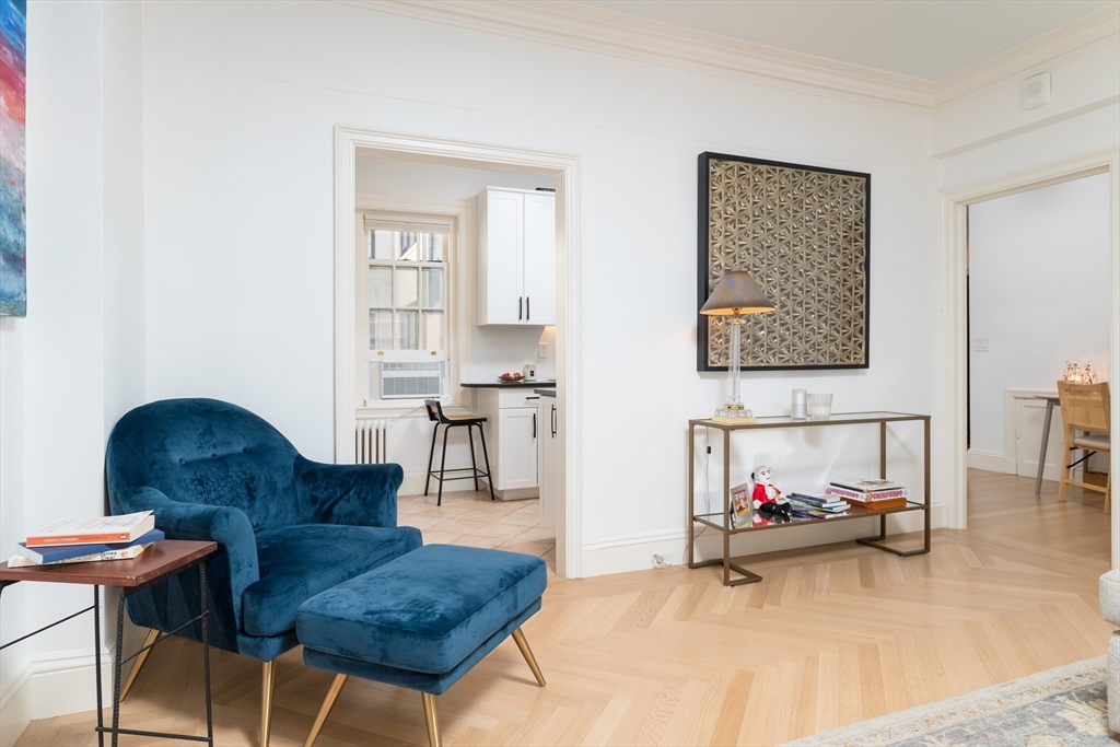 50 Commonwealth Ave 605