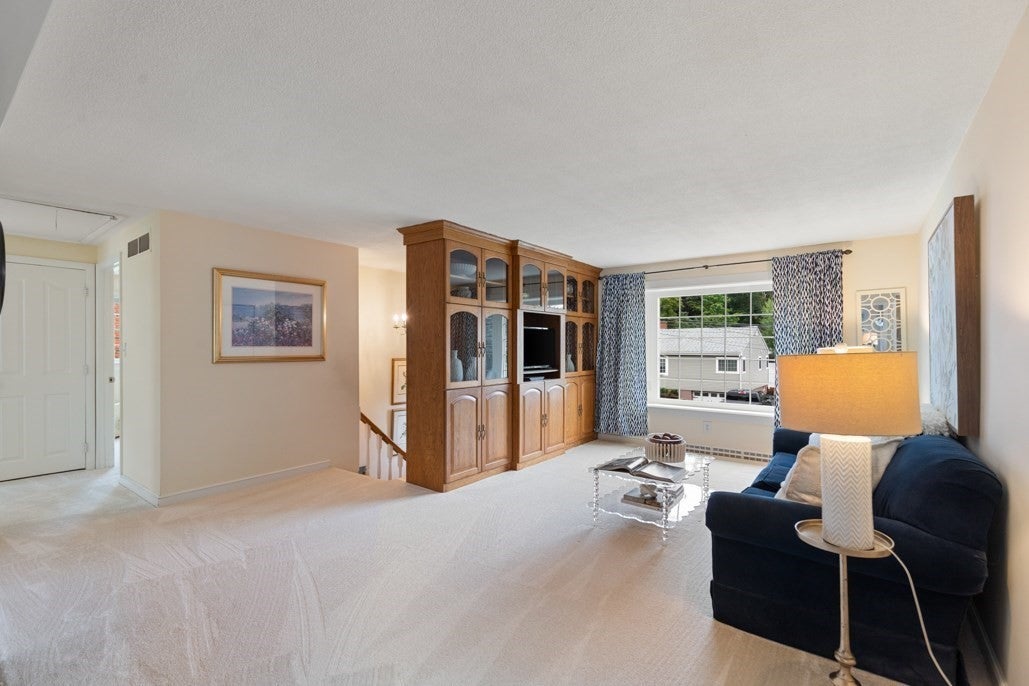 4 Rossmore Rd