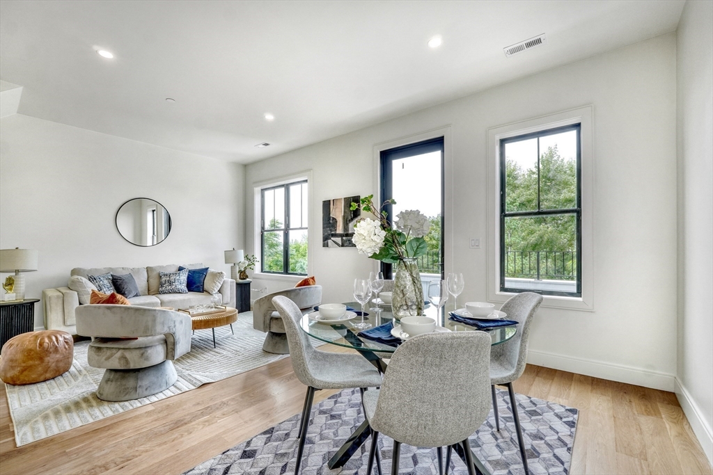 120 Moore St P304
