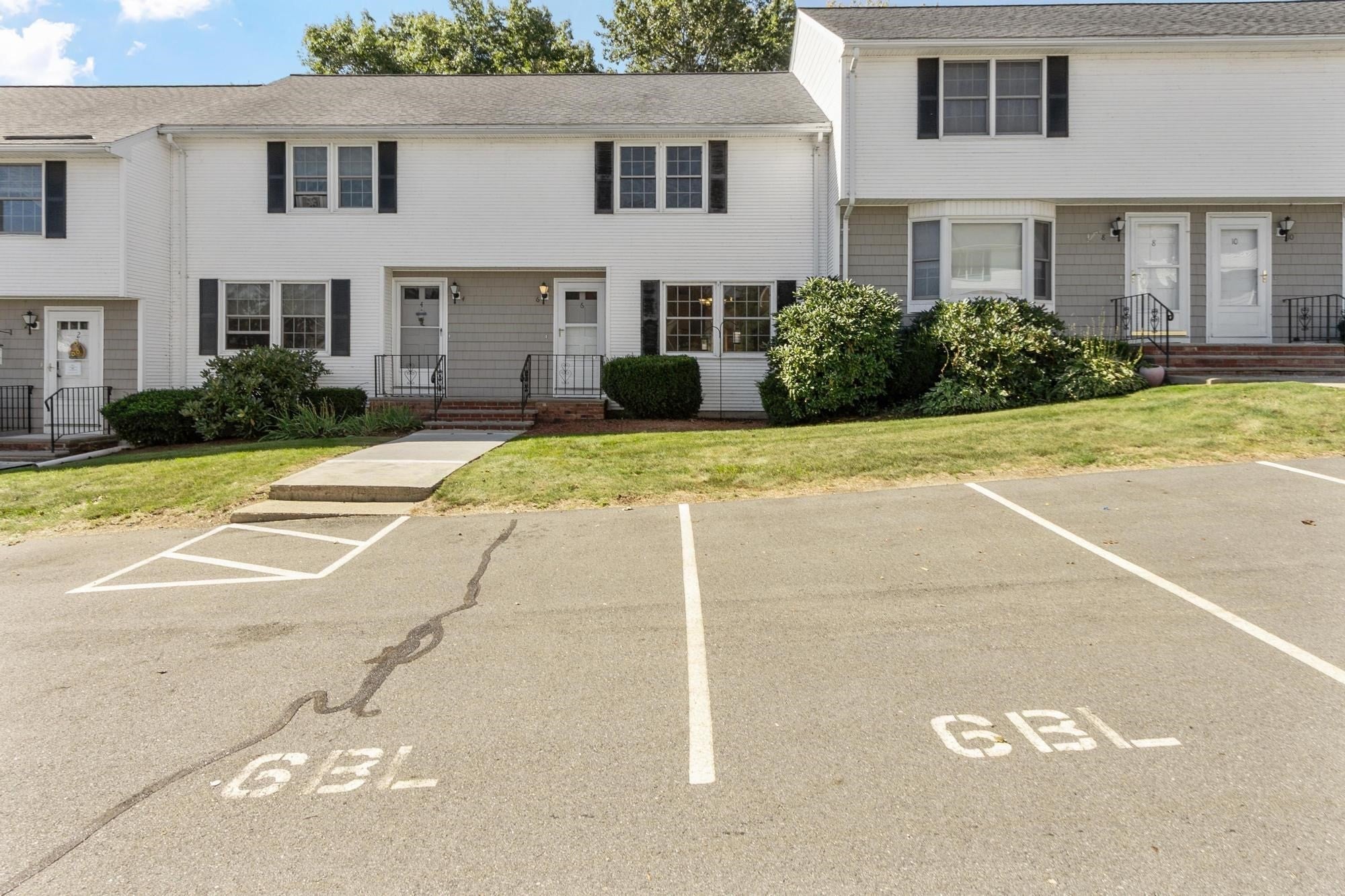 Photo of 6 Brandee LN, Methuen, MA