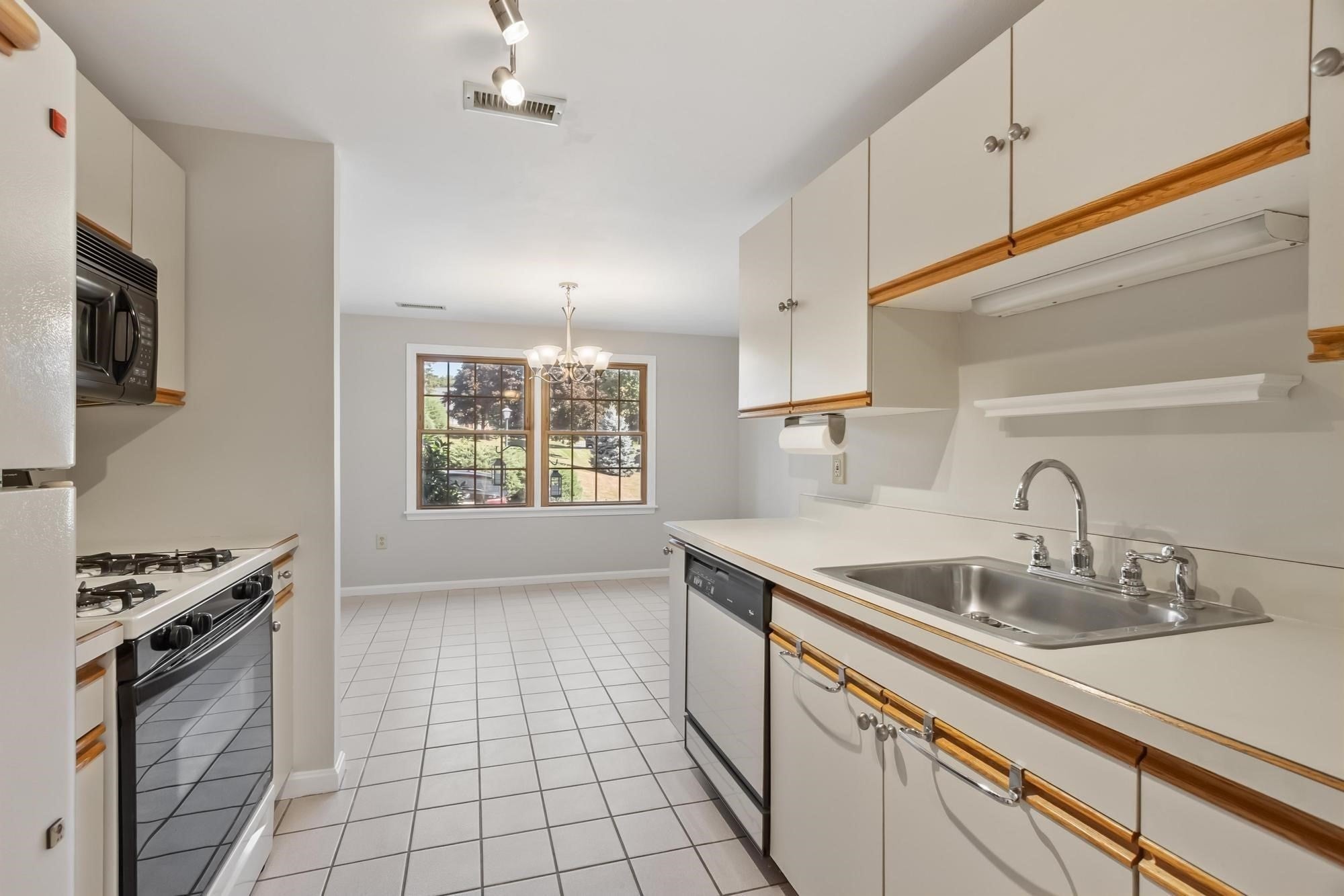 6 Brandee LN #6, Methuen, MA Photo #13
