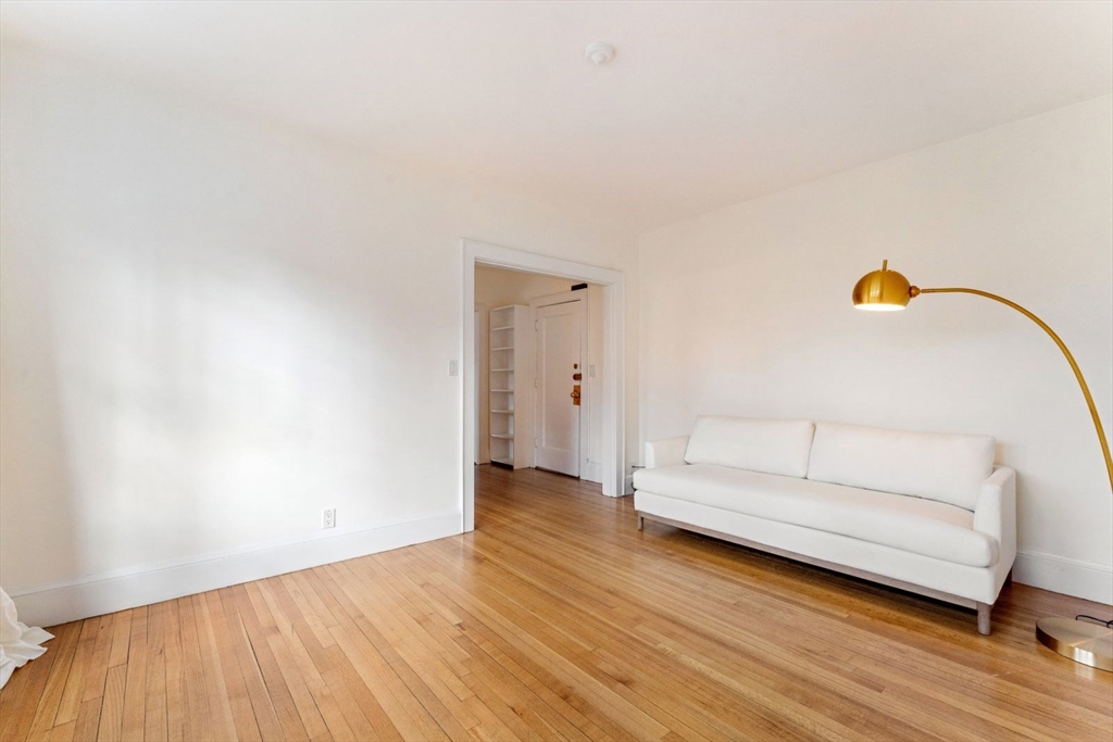 20 Concord Ave 6