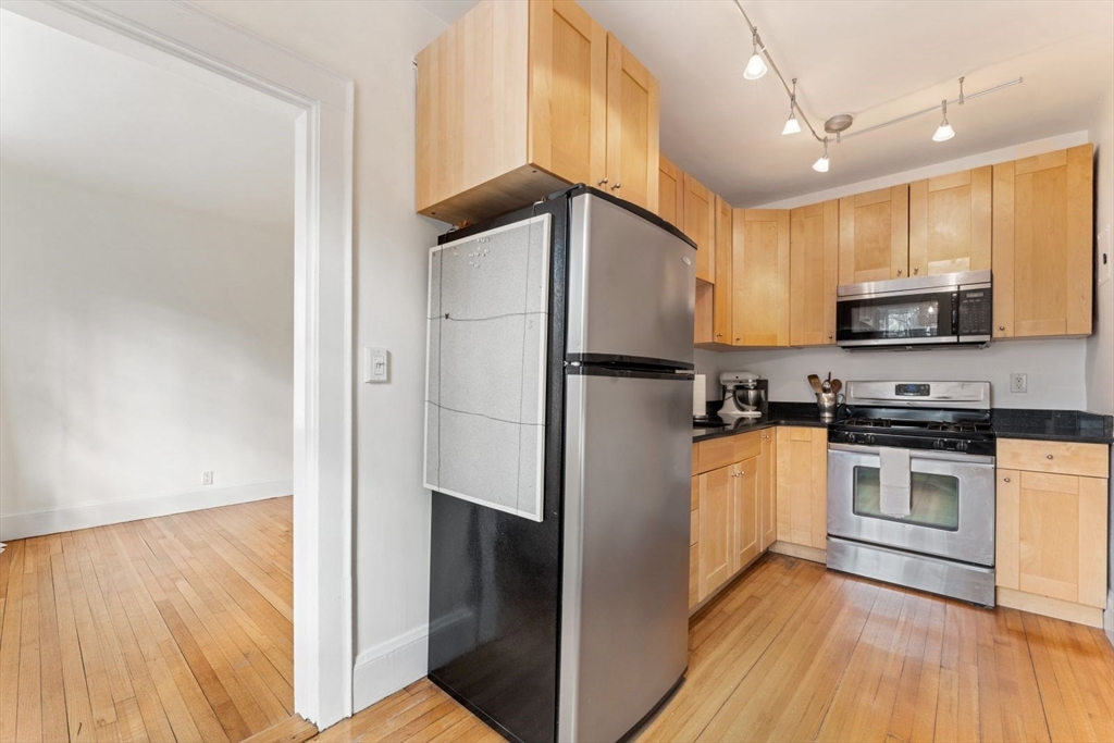 20 Concord Ave 6